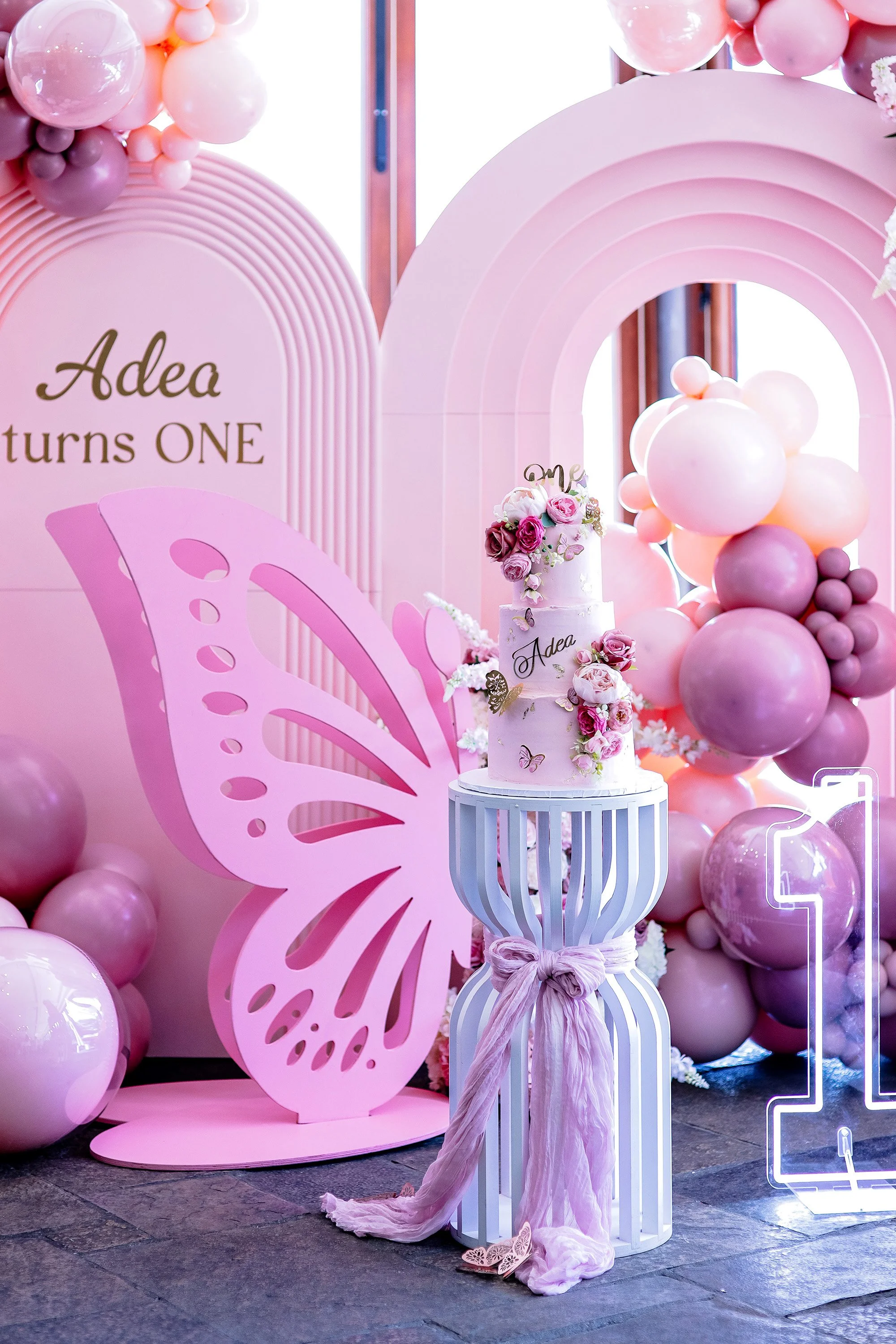 Cambridge Photographer Near Me First Birthday R85_3996.jpg