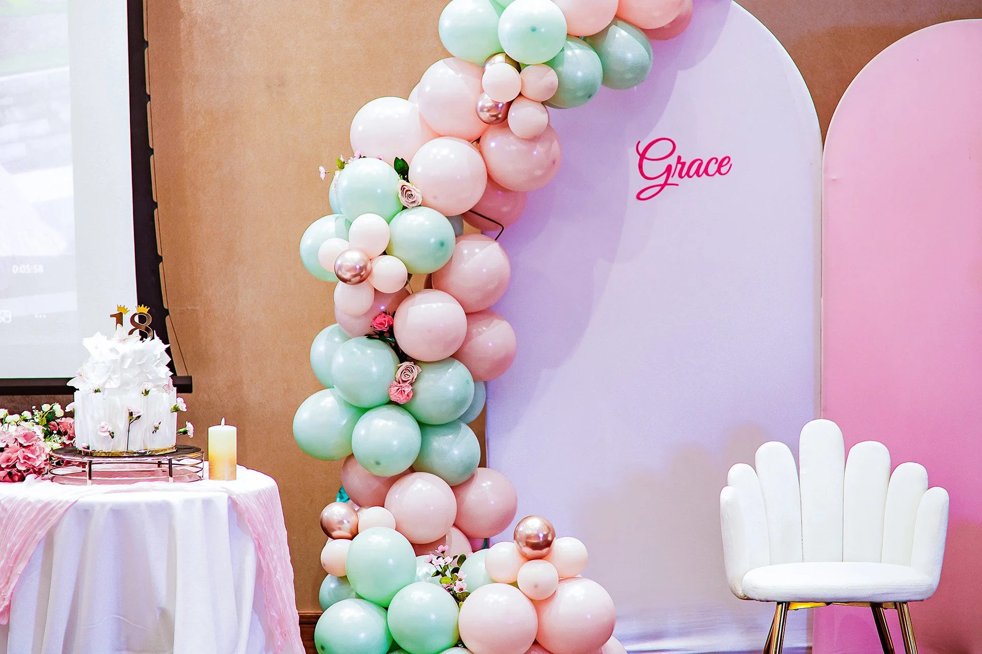 Kitchener Photographer Near Me Birthday Photography R62_0544.jpg