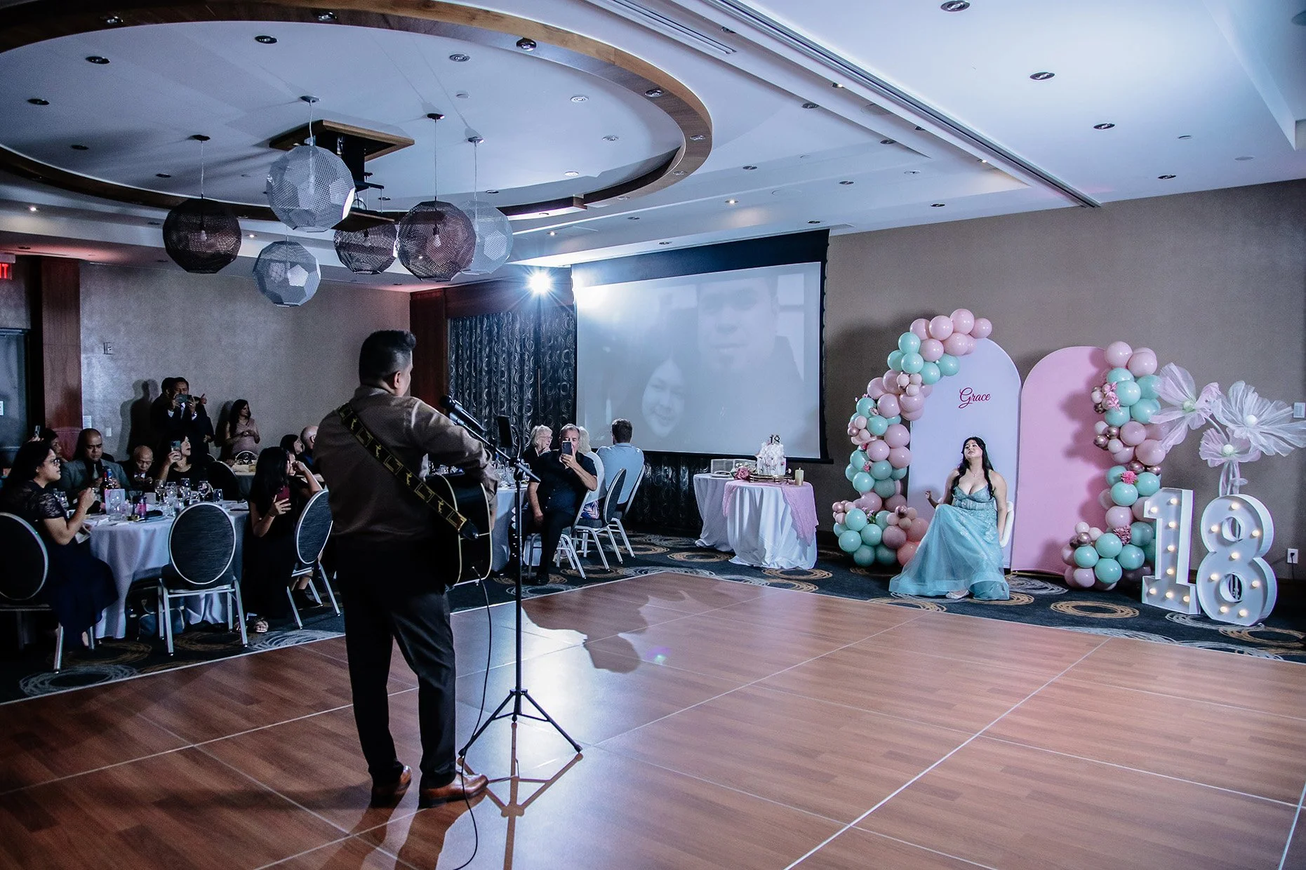 Kitchener Photographer Near Me Birthday Photography R85_0605.jpg