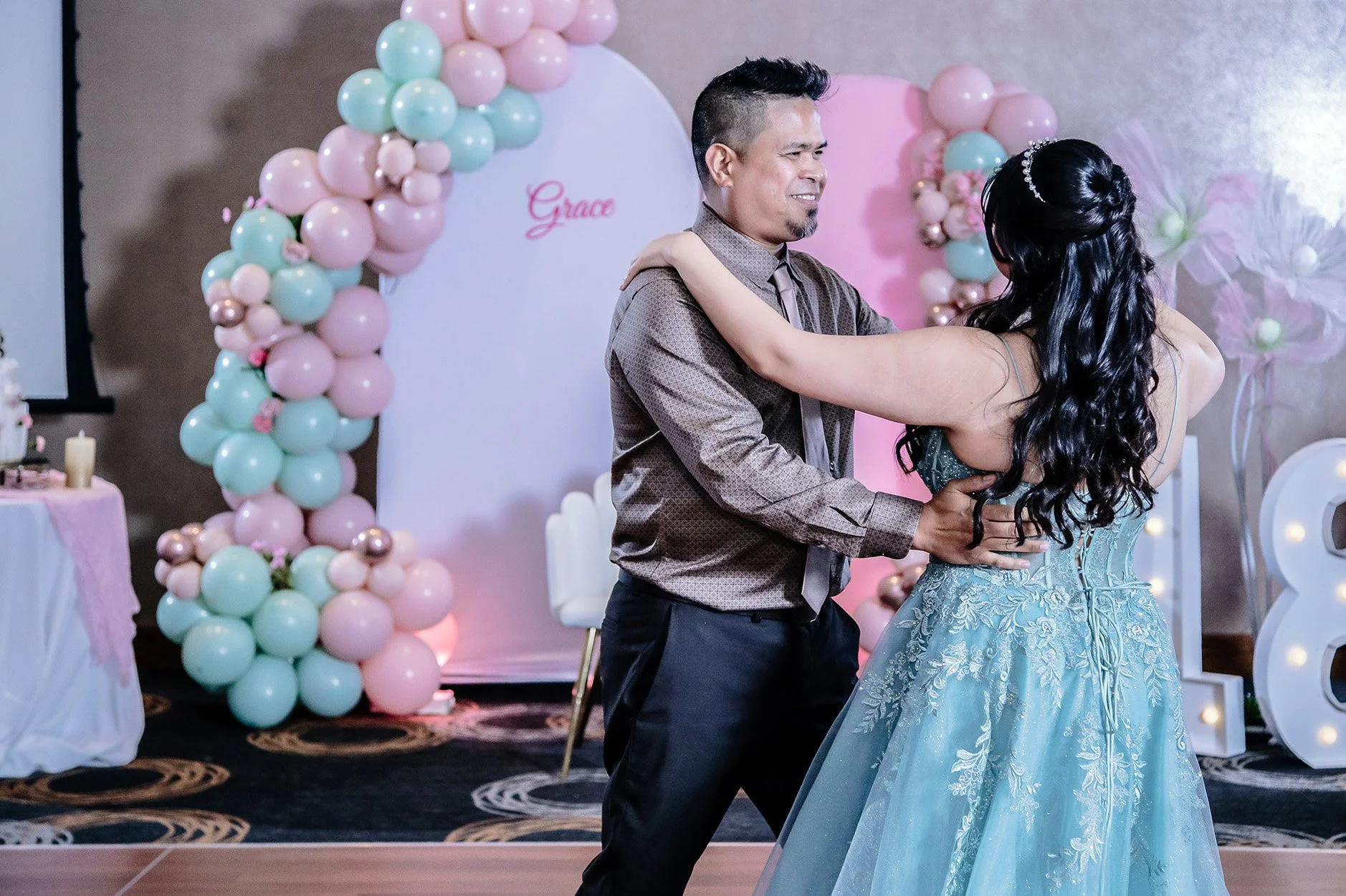 Kitchener Photographer Near Me Birthday Photography R85_0734.jpg