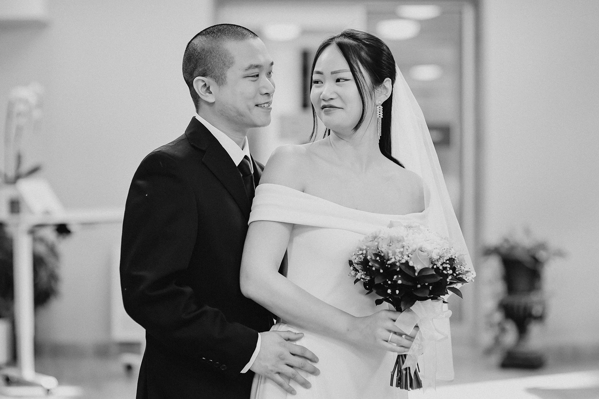 Downtown Old Toronto City Hall Wedding Photographer 62_0045.jpg