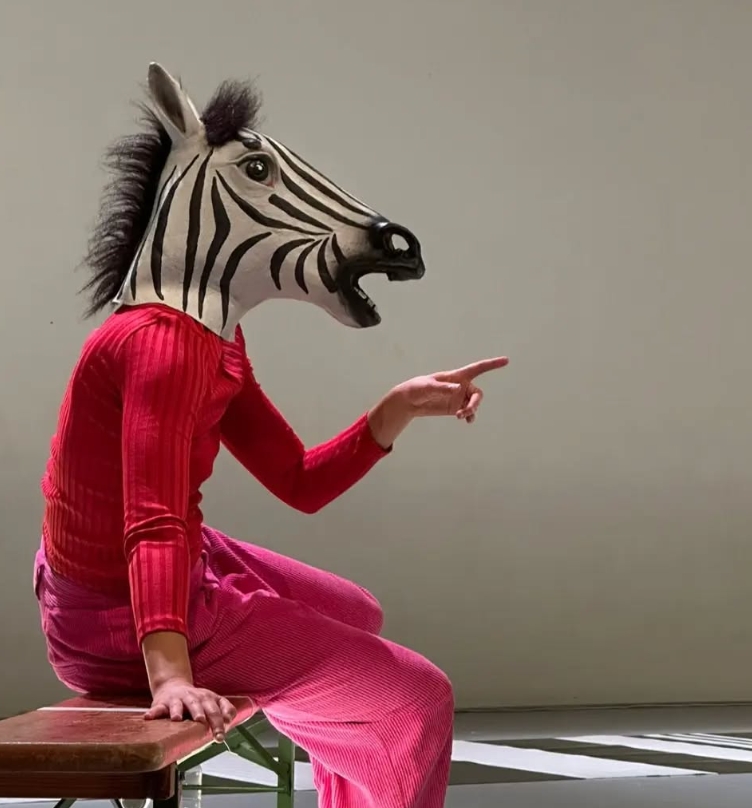 'SALT' with cool Elisabeth Lambeck