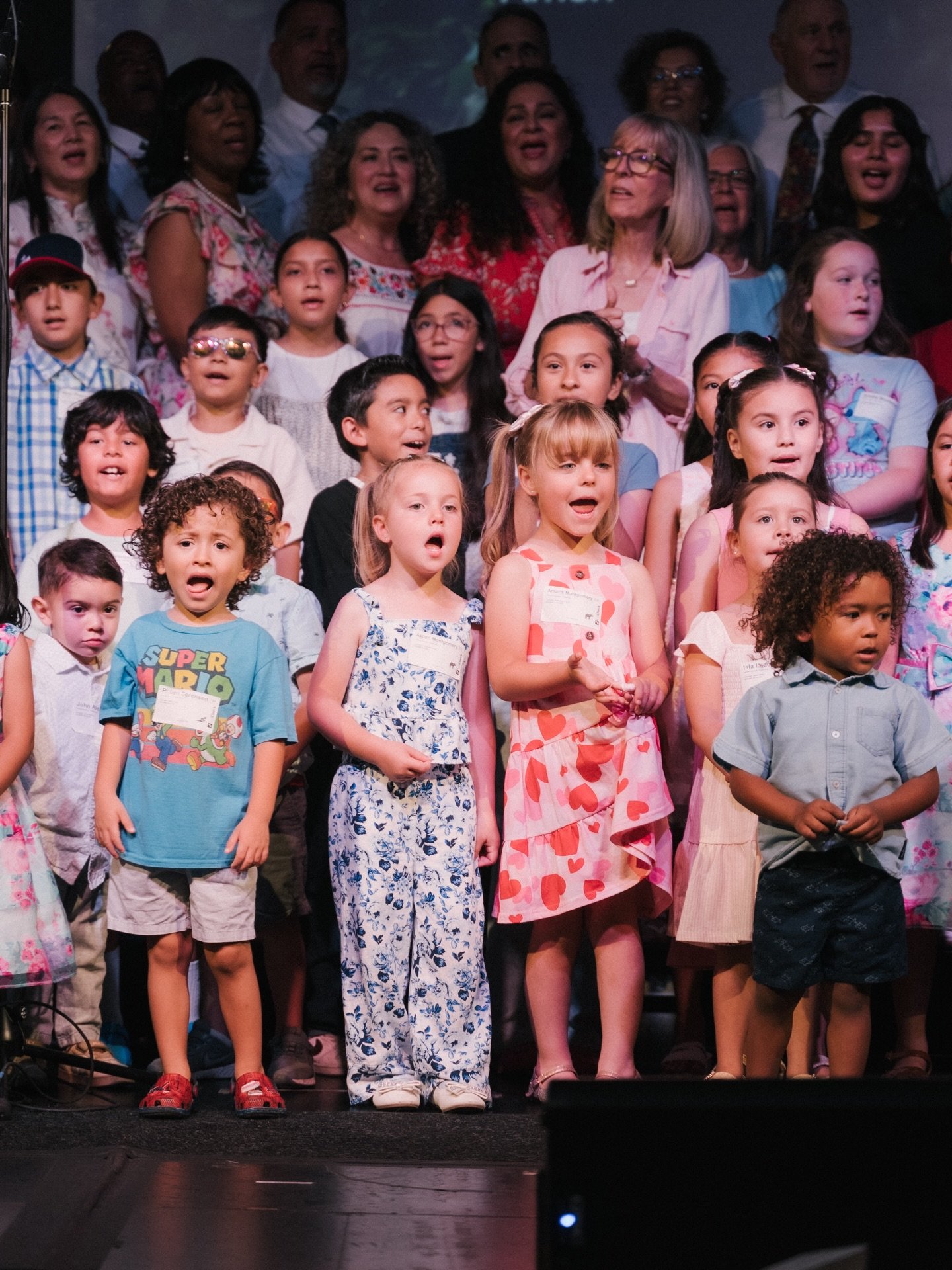 Worship choir + Kids choir = Powerful worship 🙌🏻🙏🏻