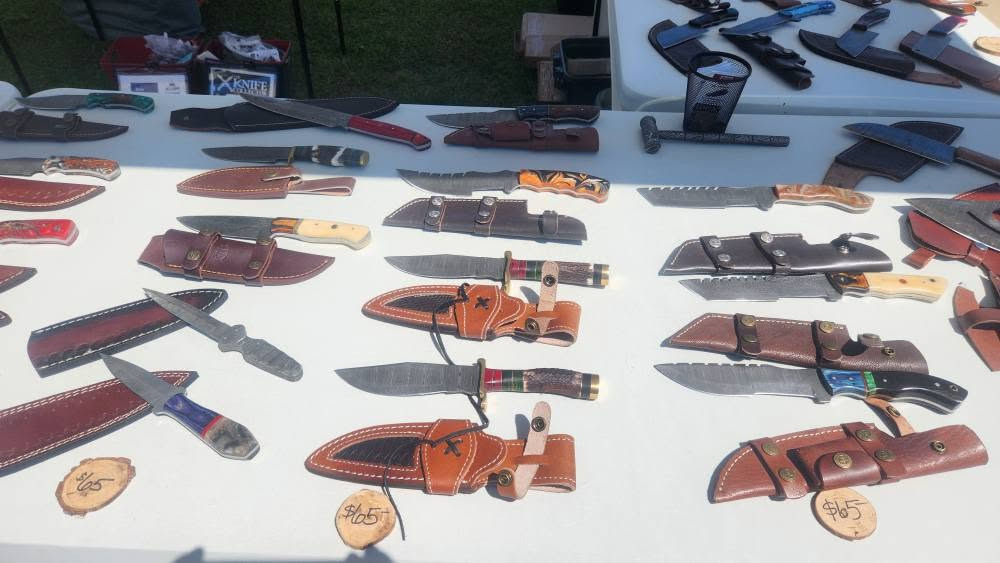 Custom knives from The Knife Collector