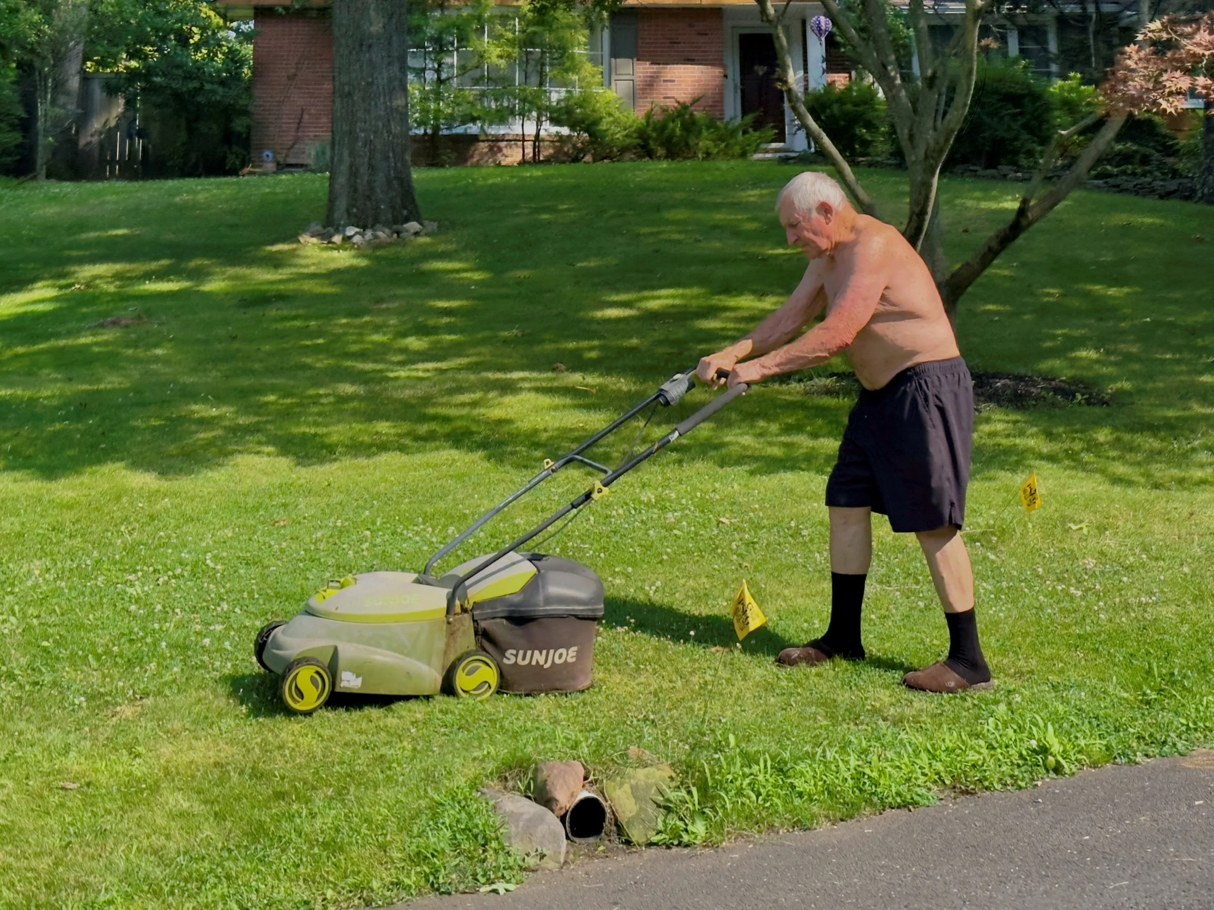 Humans - Lawn Mower - -4593.jpg