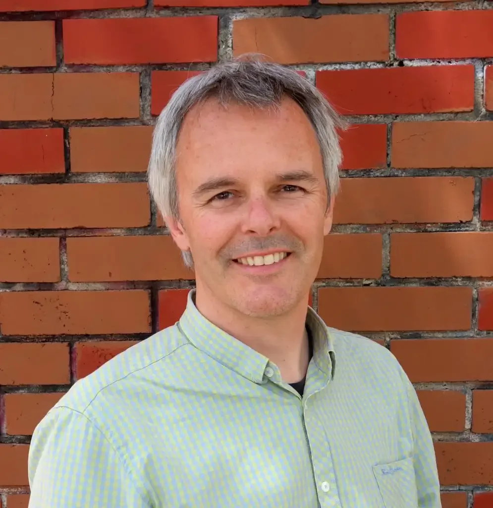 Francis McIlveen headshot