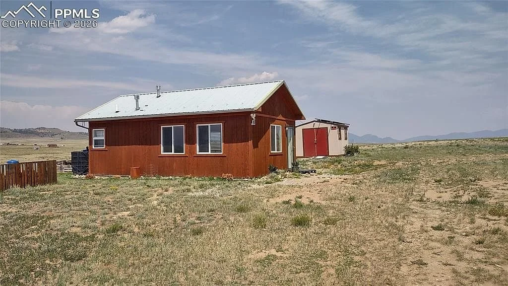 Off-Grid &amp; Move-In Ready in Colorado + 5 Acres - $196,000