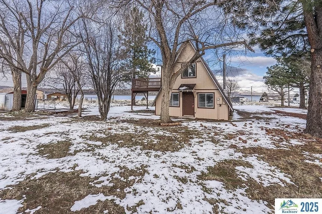 lake-view A-frame, Walk to Marina in California - $179,000