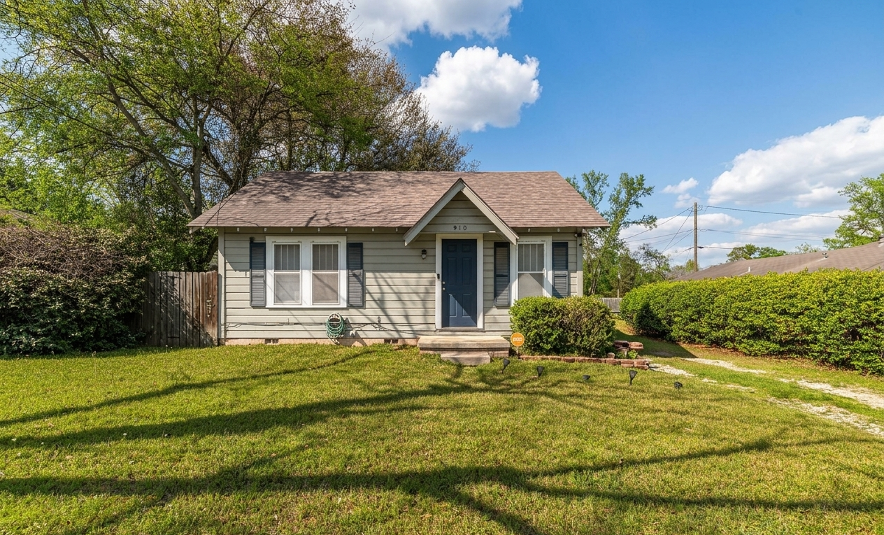 Texas Tiny Home with Hardwood &amp; Fenced Backyard - $80,000
