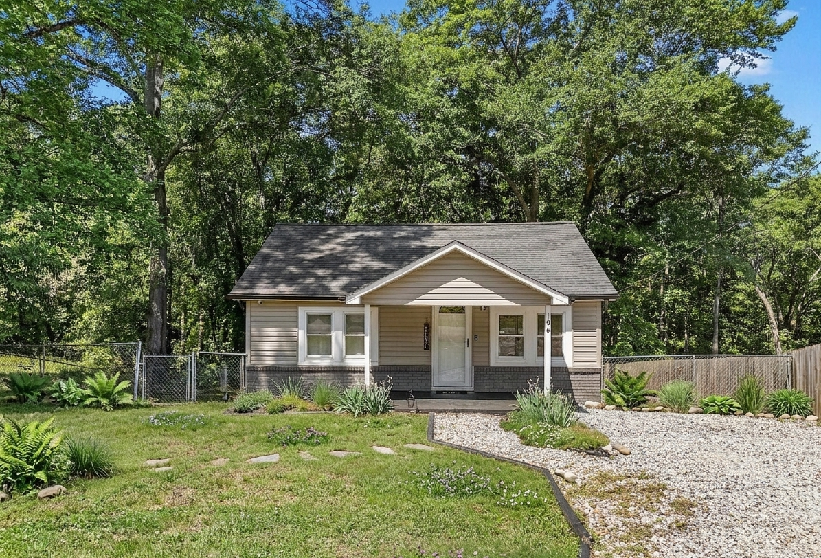Move-In Ready Home: Near Downtown in South Carolina - $164,900