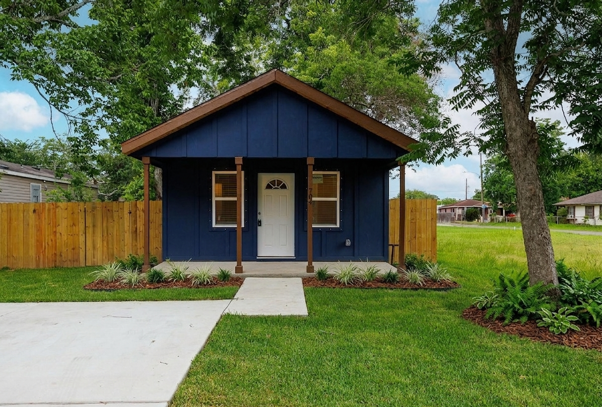New Tiny Home with Fully Fenced Backyard in Texas- $139,000