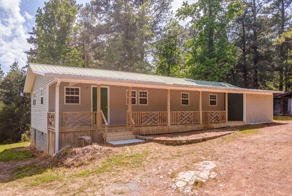 Cottage with Wood Ceilings + half acre in Georgia - $188,000