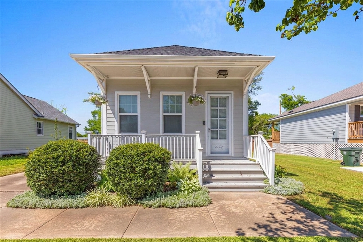 Move-in-Ready Cottage in Lake Charles, Louisiana - $115,000