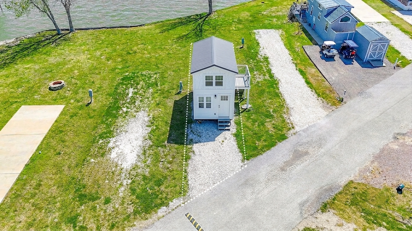 Turn-key lakefront land in GATED tiny home community in Texas 