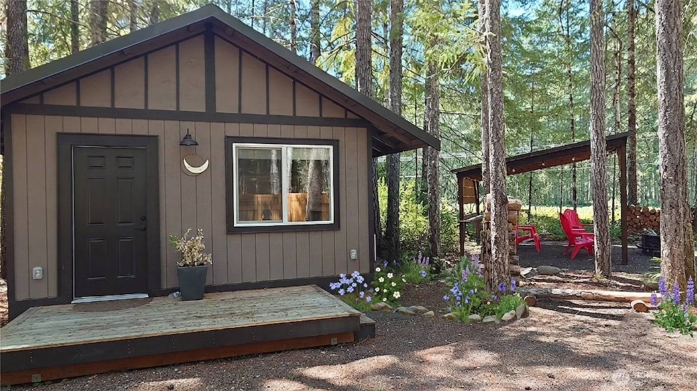 Washington Tiny Home + 2 RV Hookups &amp; Lake Access - $189,000