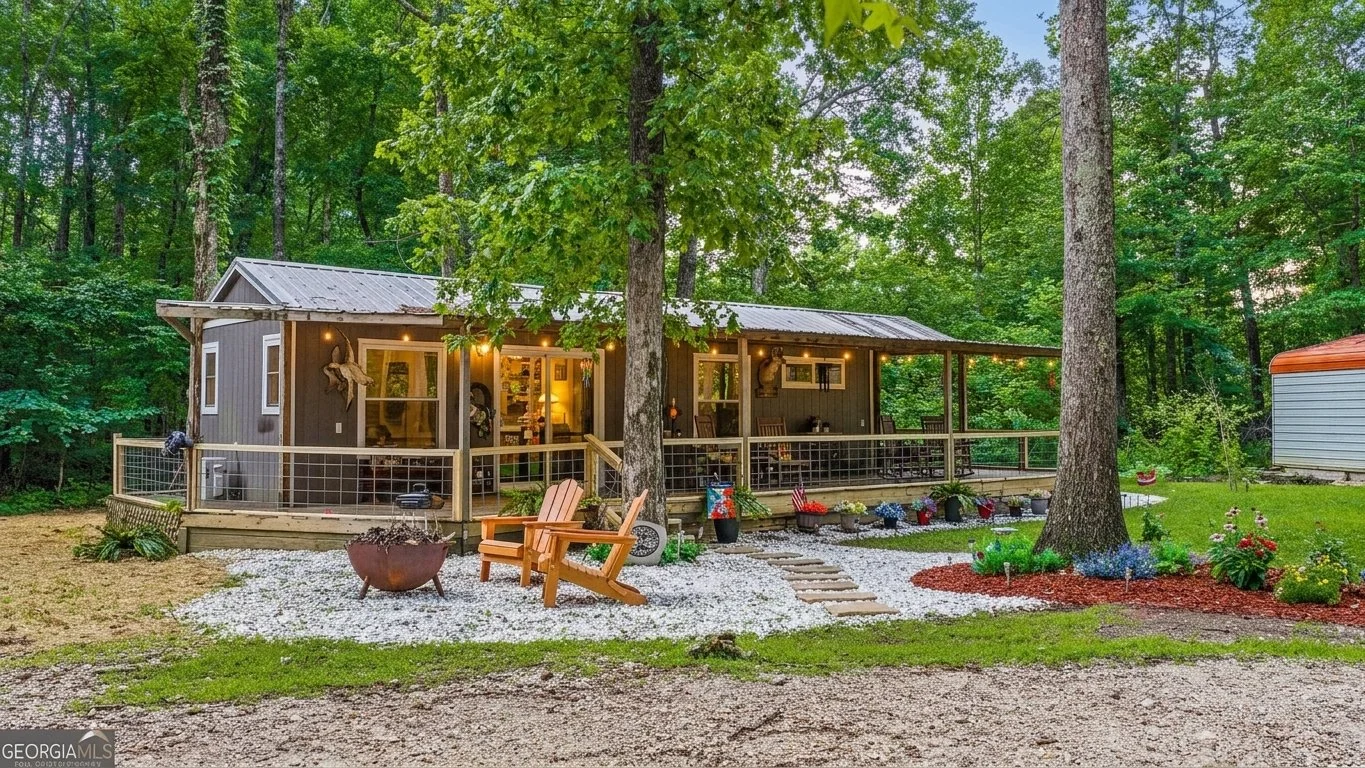 Lookout Mountain Georgia Cabin + Hot Tub, Sheds &amp; NO HOA - $183,900
