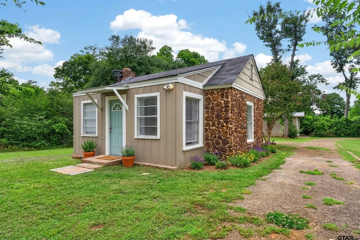 Texas Tiny home with Fireplace, Shop &amp; NO HOA - $125,000