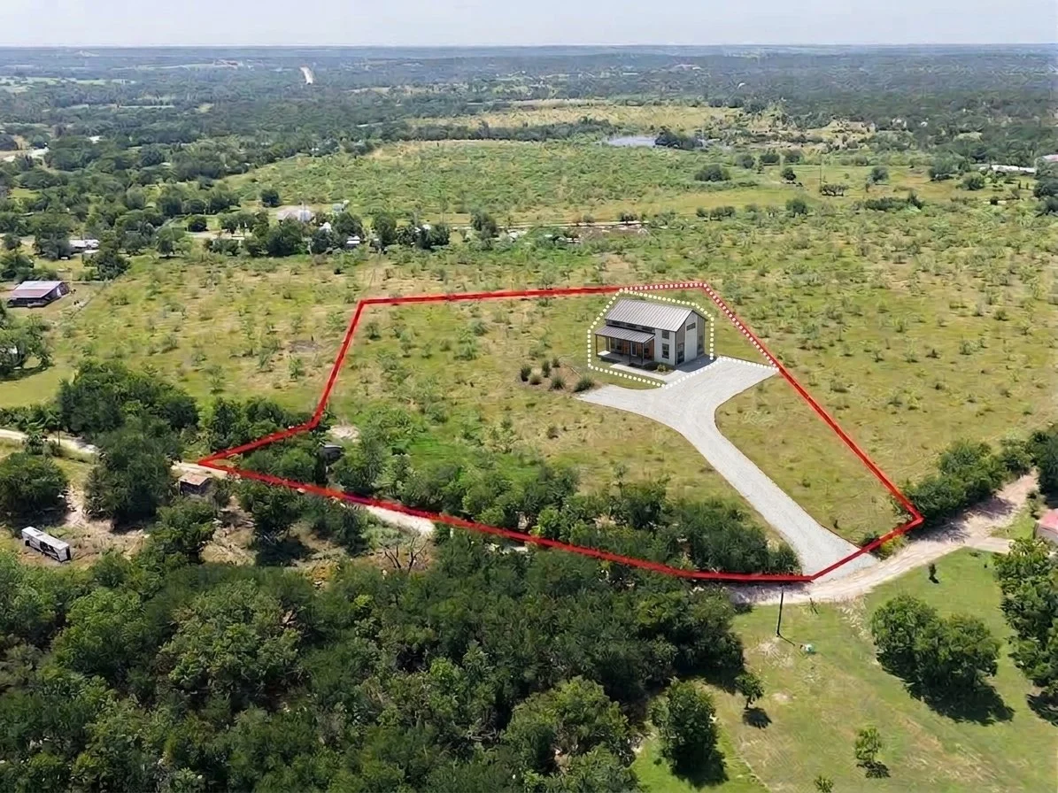Texas - 4-acre tiny home land + barn 