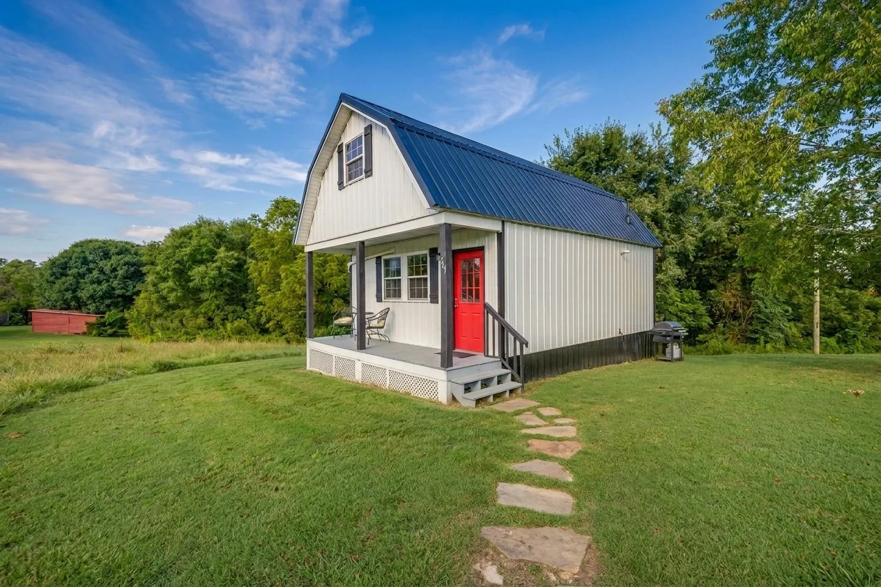$190,000 - Tennessee Tiny Barndo + 1-Acre Views