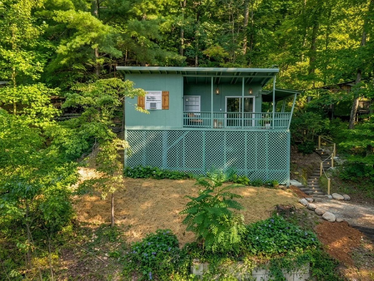$165,000 - Tennessee Lake Cottage