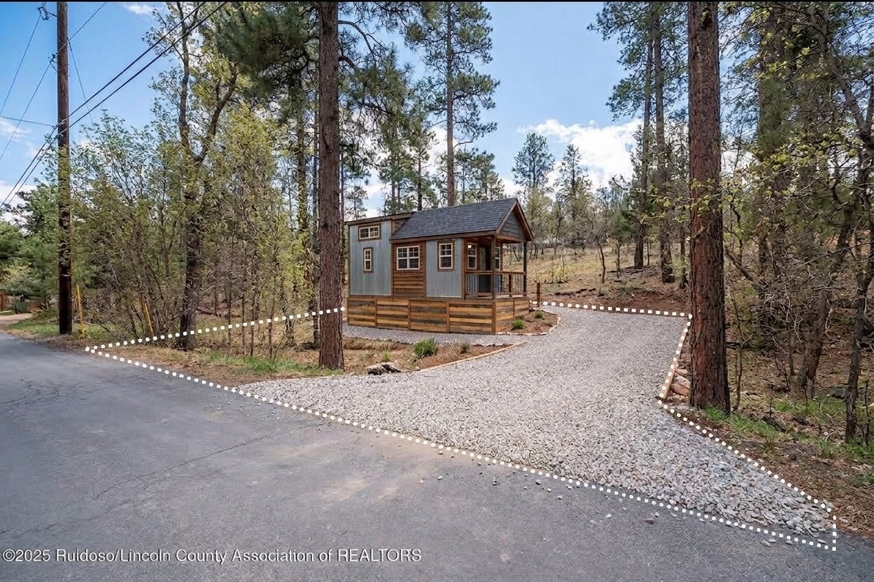 New Mexico - Tiny Home 1-acre Land + Utilities