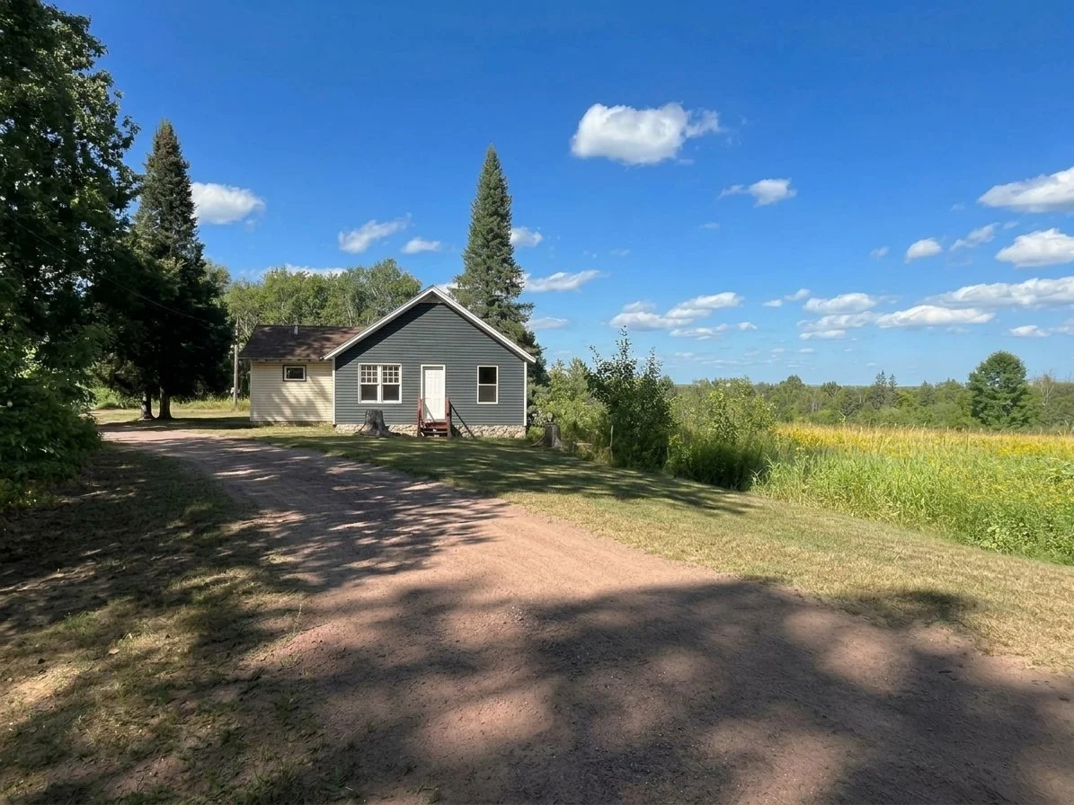 185,000 - Wisconsin Cottage + 5 acres