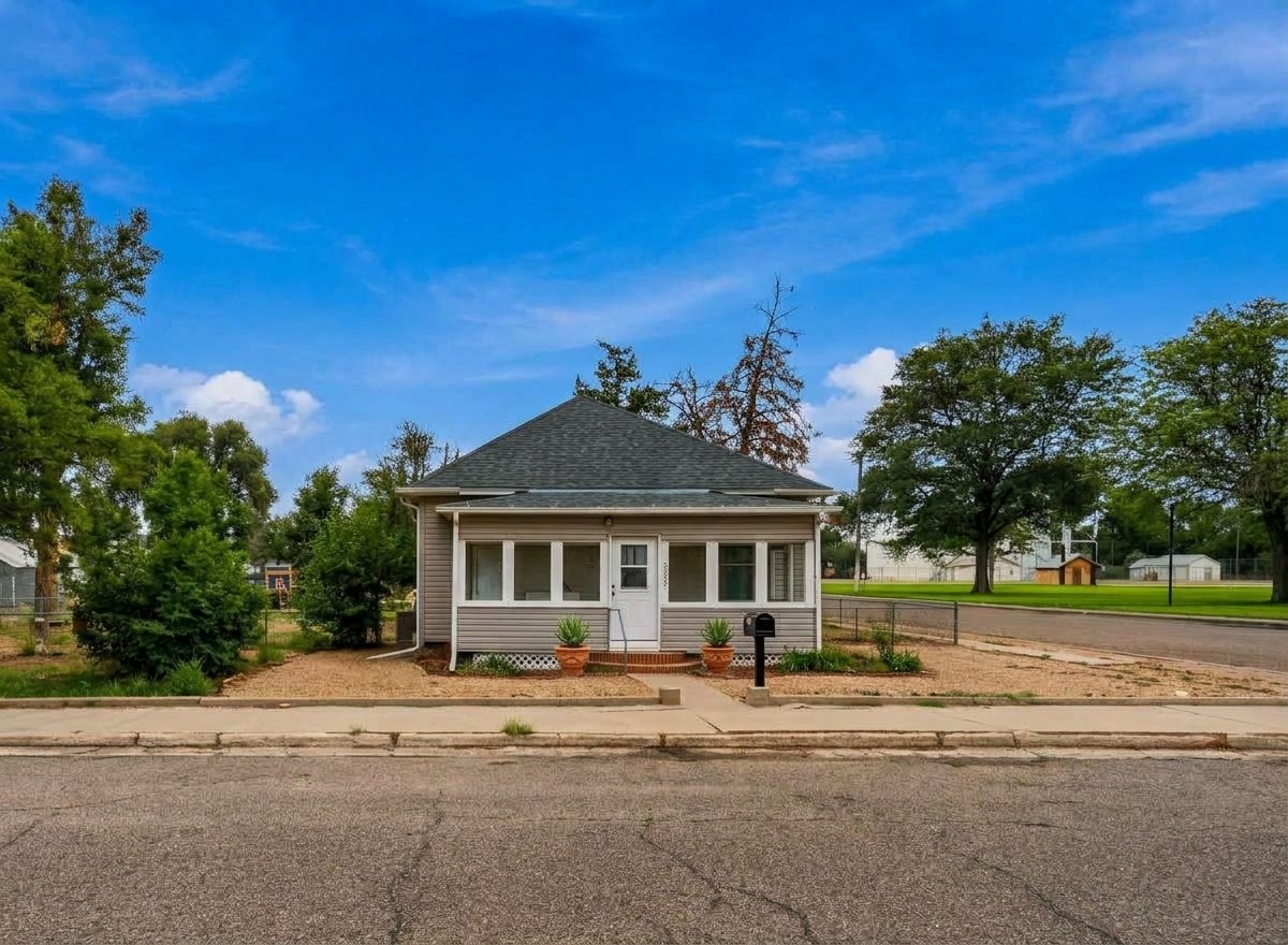 $185,000: Colorado Cottage Next to Park