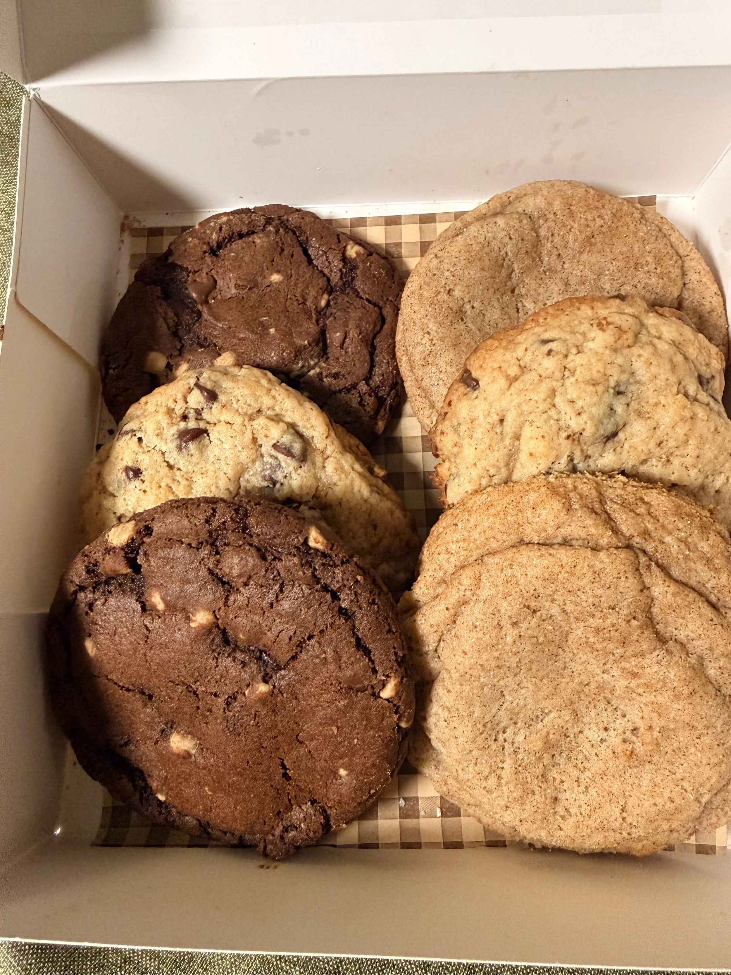 1/2 dozen Quarter Pound + cookies