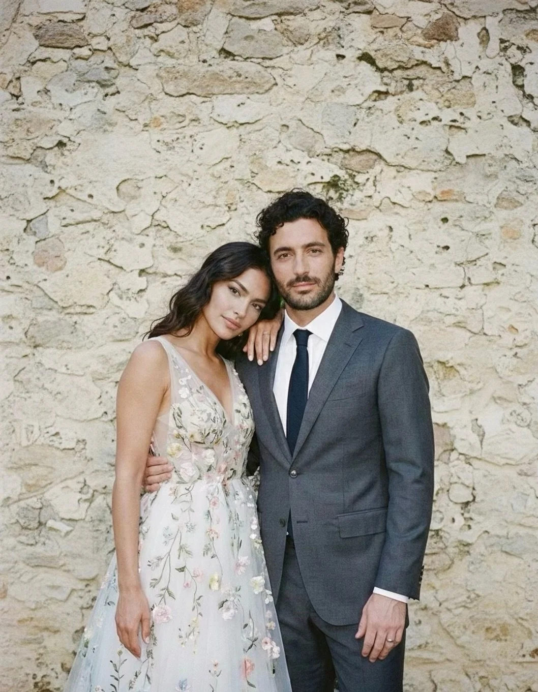 R &amp; C, exactly as they are. Calm, connected, and fully in it together 🤍 The quiet kind of love we never rush.

#chicagodocumentaryphotographer #chicagofilmphotographer