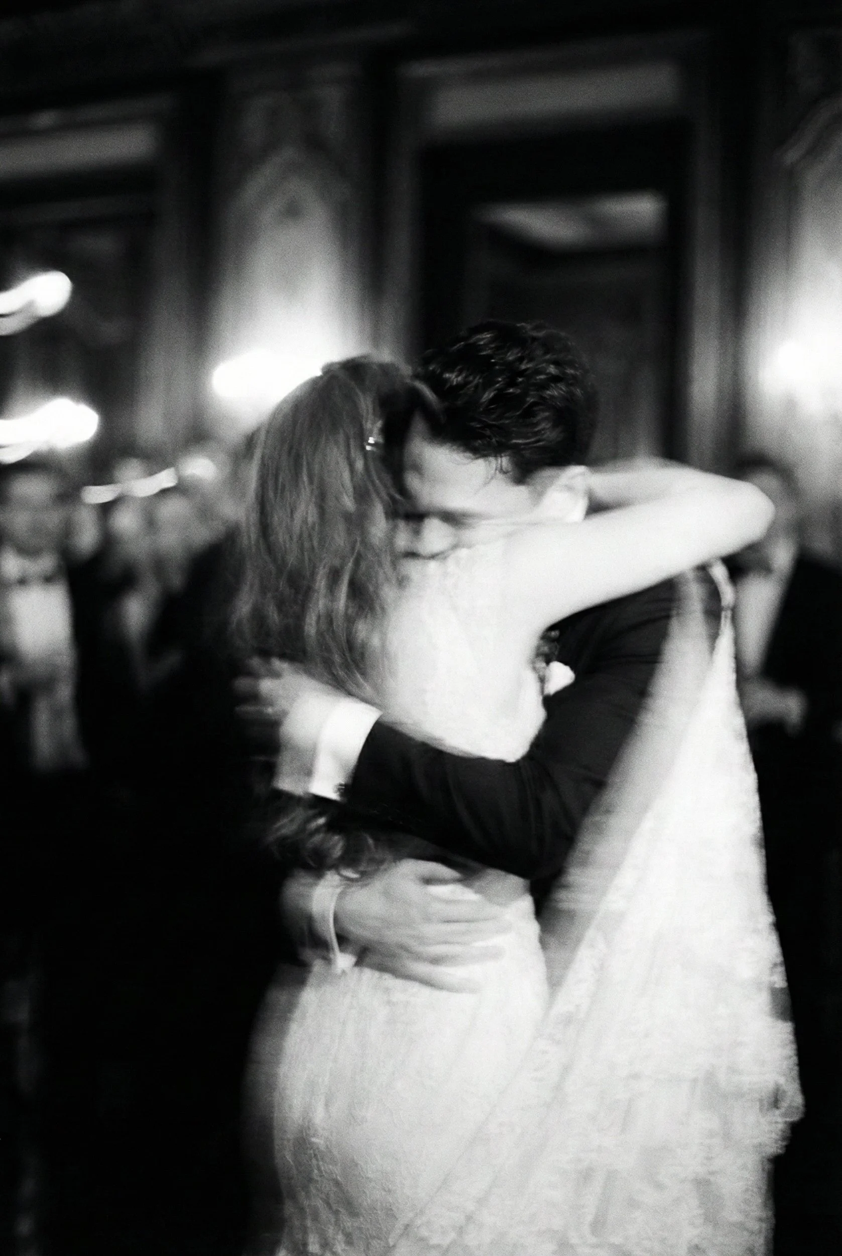 Lumiere and Grain Chicago Wedding Drake Hotel black and white couples first dance Drake Hotel