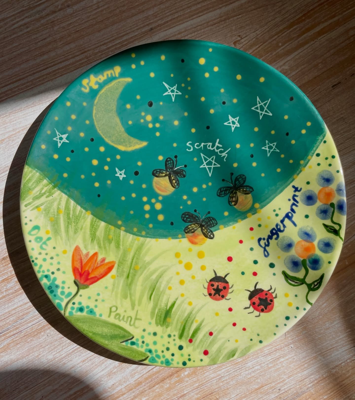🪷🐞Our new technique plate, showing you all the different ways of mark making, from finger painting to Sgraffito!⭐️🌜
Which will you try?🎨