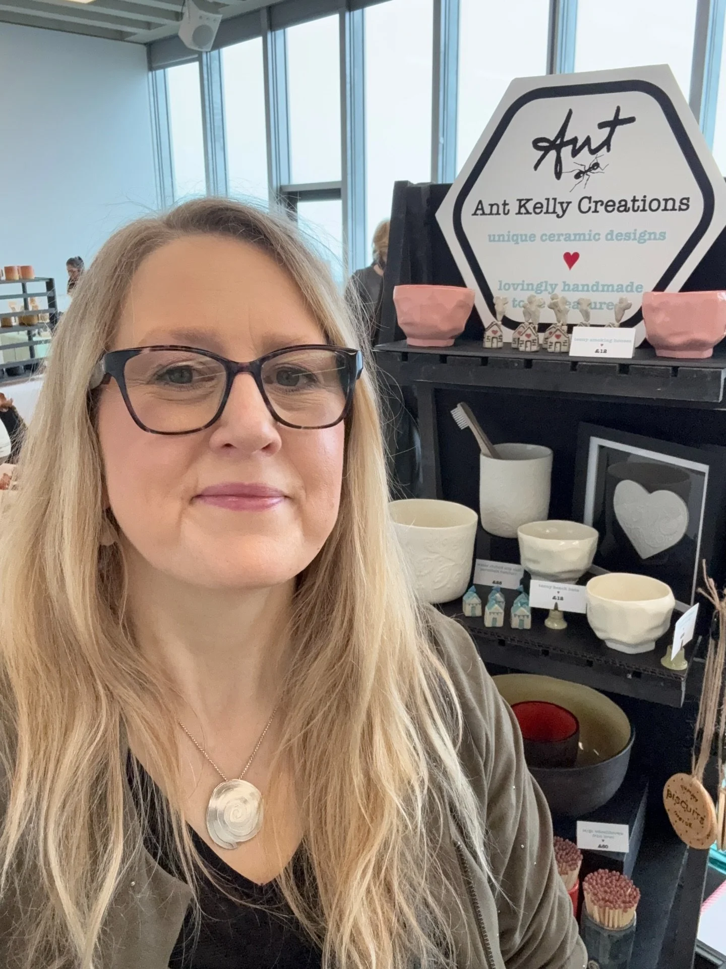 Such an incredible day @margateceramicsmarket yesterday. Huge appreciation to Caroline @hoypottery for organising. It was wonderful to have so many talented ceramic artists all in one place 😎 

Lovely to make some new pottery friends, especially my 