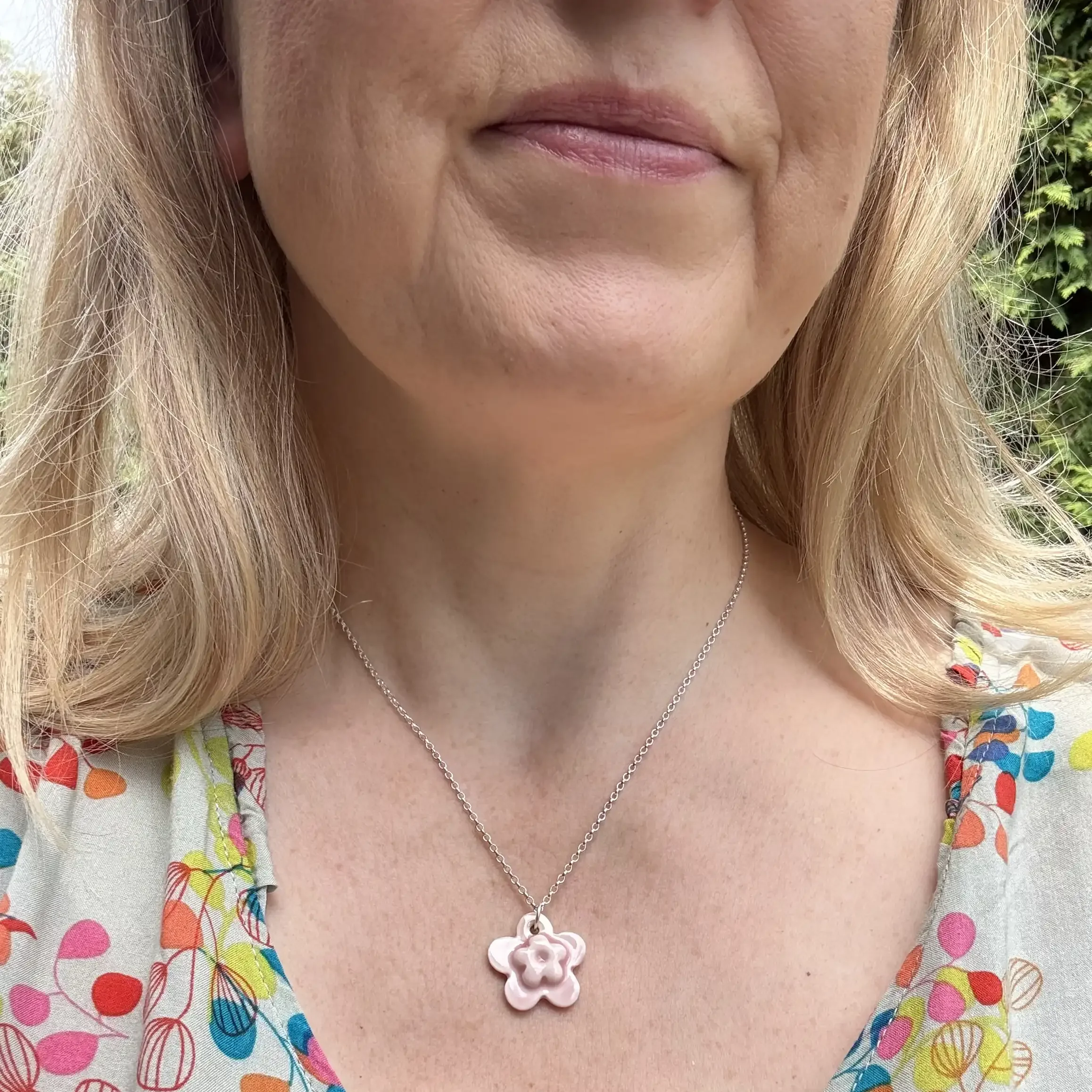 Pink Flower On Chain_Ant.webp