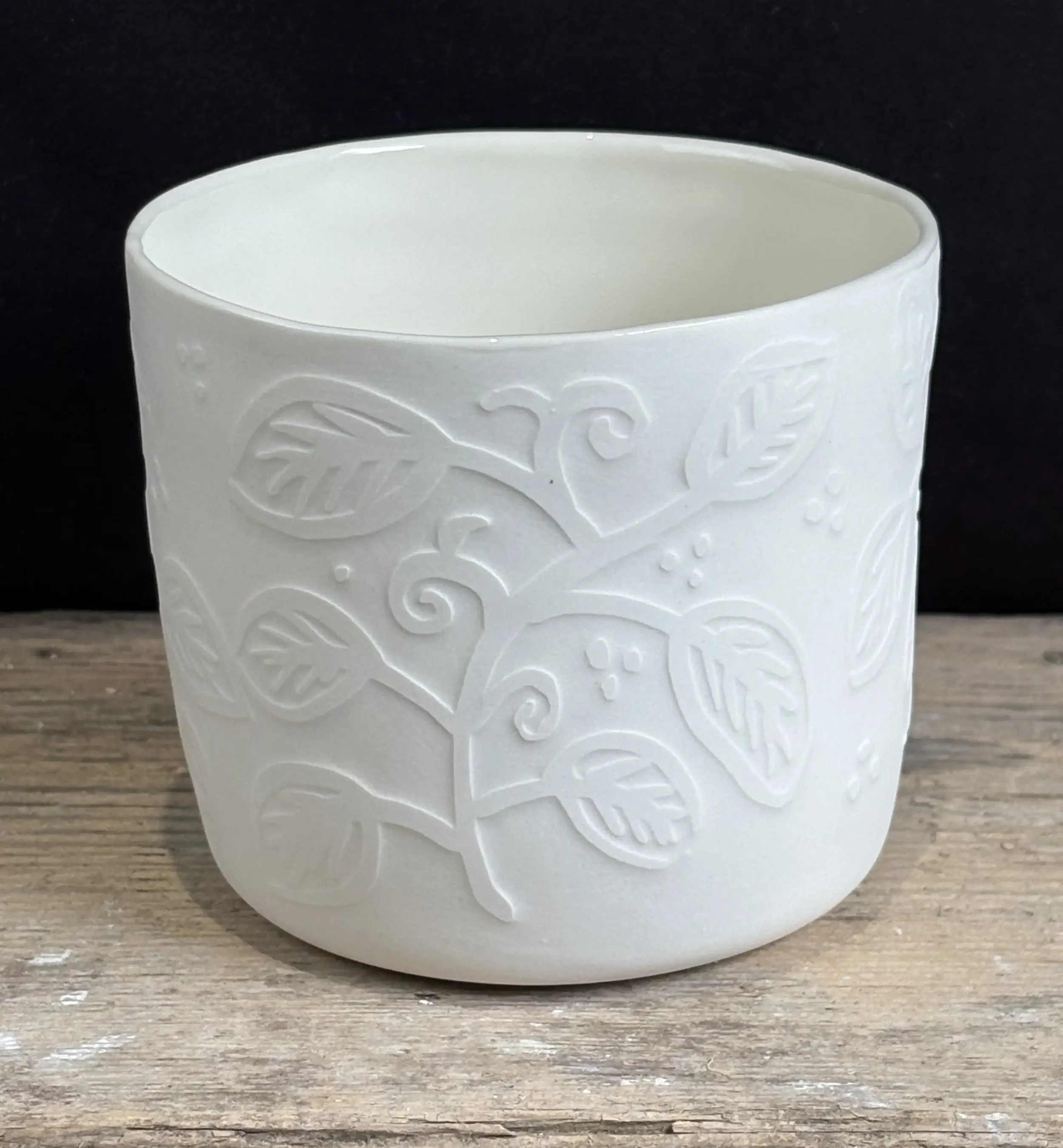 Porcelain Planter with water-etched leaf design