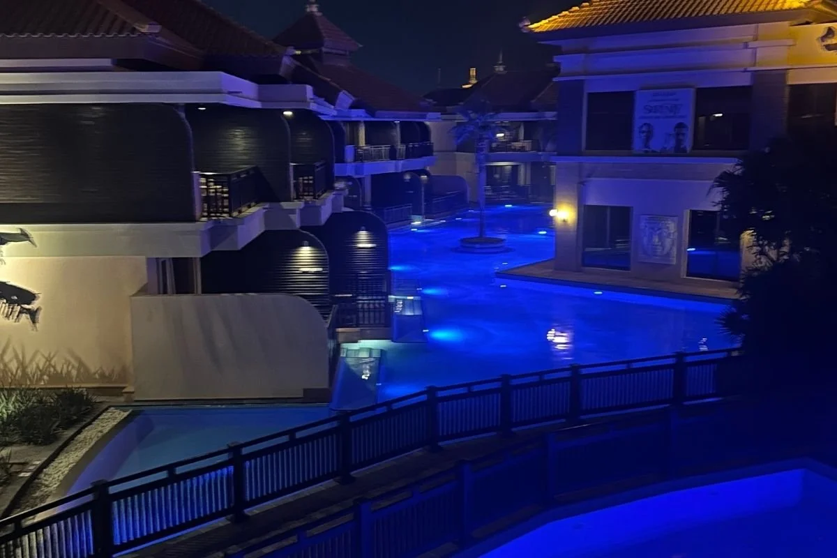 Anantara-the-palm-at-night.