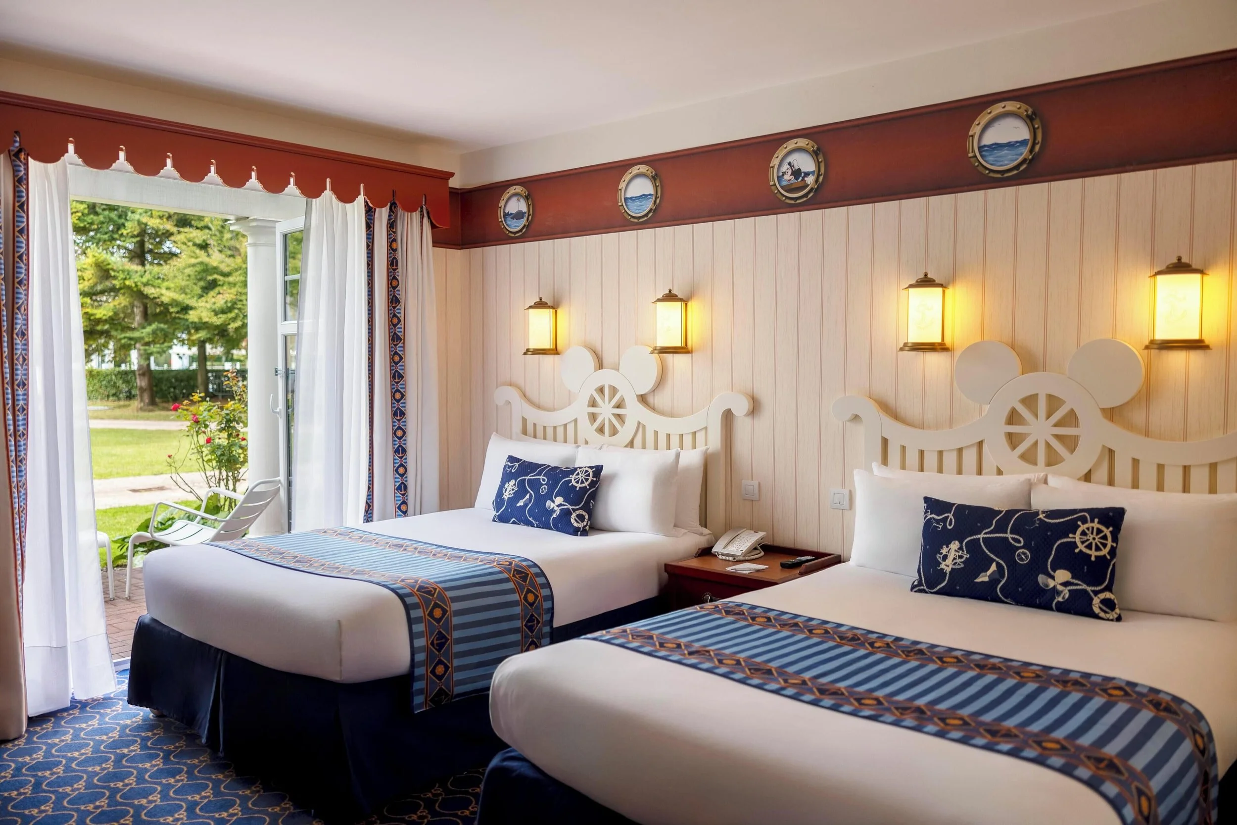 Disneys-Newport-Bay-Guest-Room.jpg
