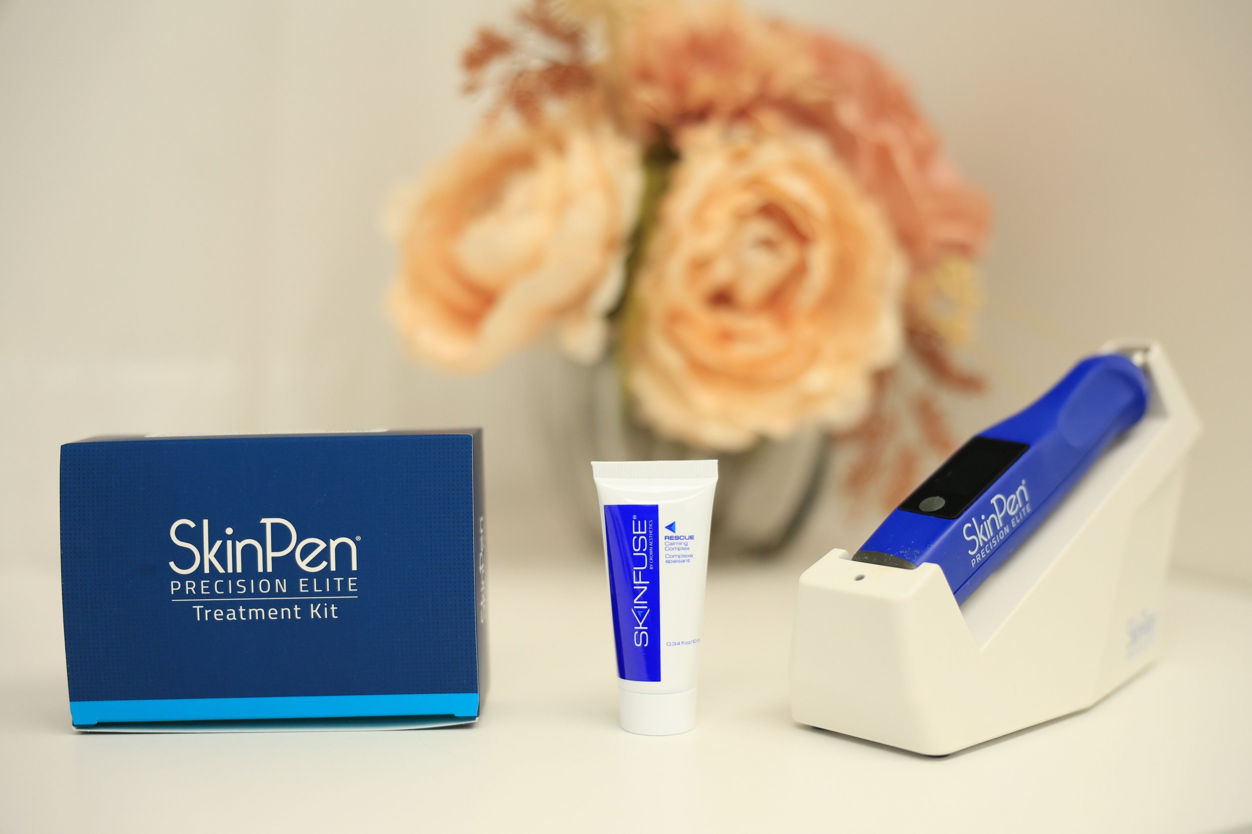 SkinPen treatment kit, Skinfuse soothing gel, and SkinPen device, items used when microneedling.