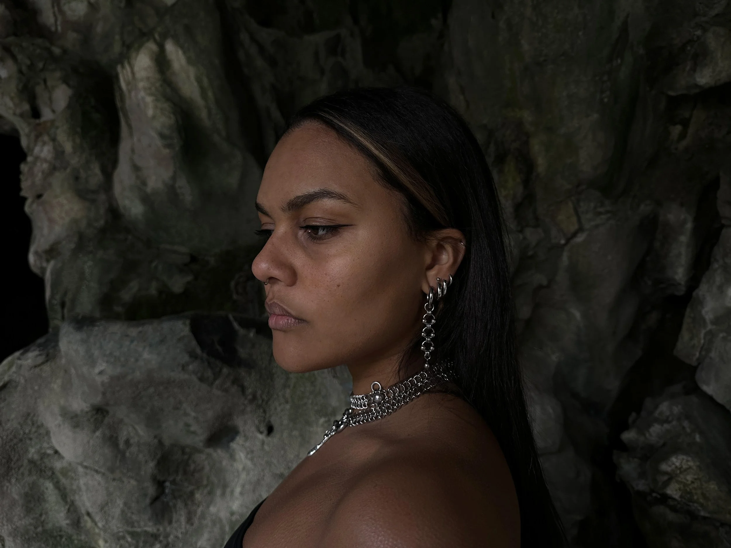 Direction artistique : Emma Savary
Photographie : Emilie Savary