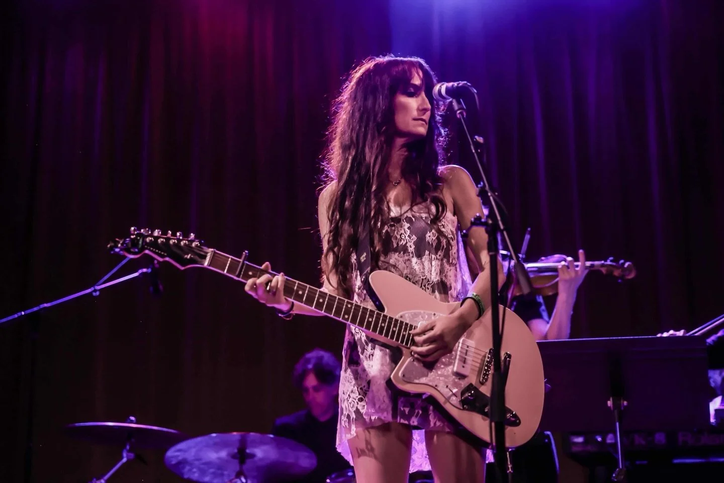 🚨SEATTLE (April 28th)  and PORTLAND (April 30th) 🚨Thank you @motionscape_music for always capturing these moments ❤️❤️ (You can go undertowmusic.com for tickets)