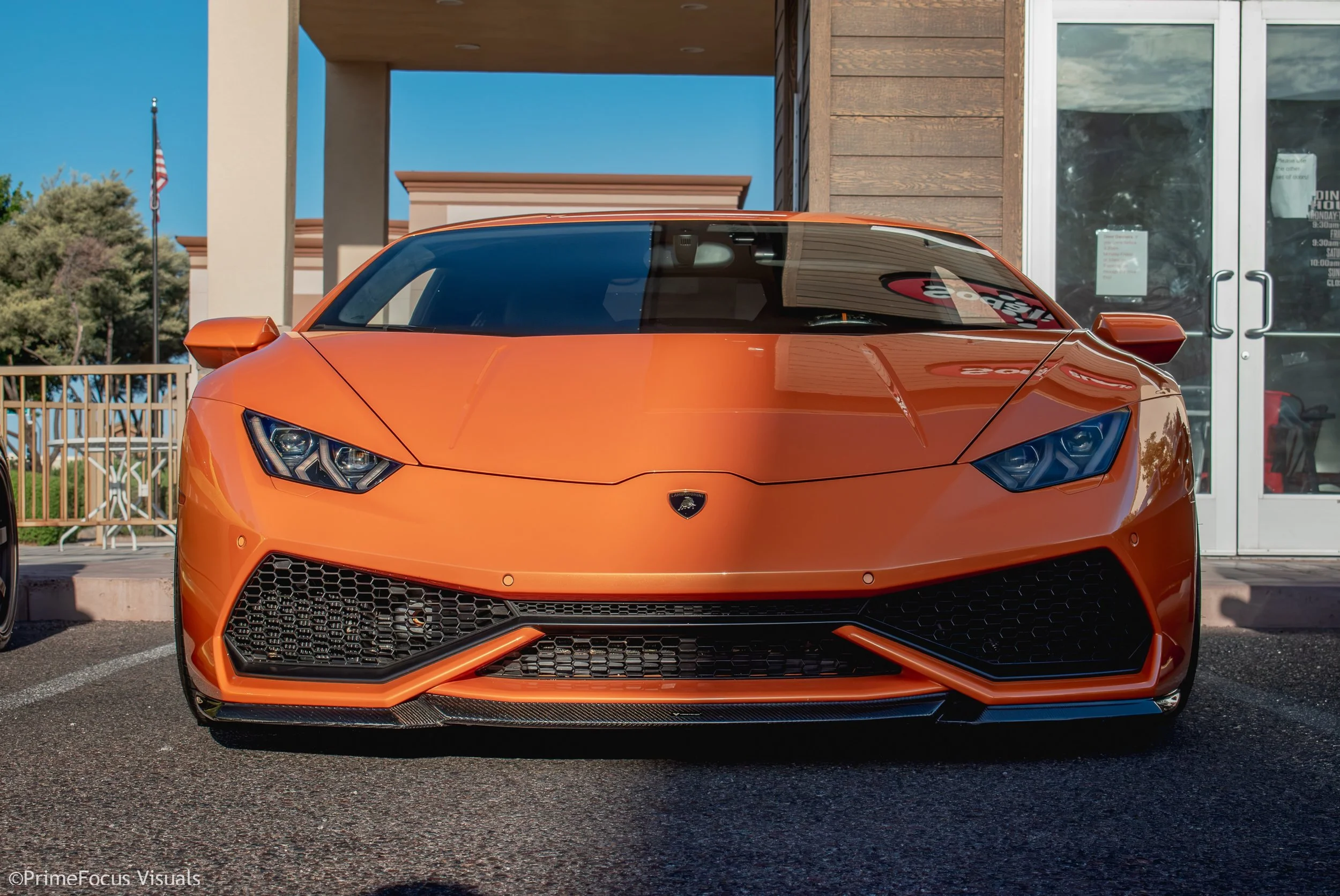 Gorgeous Lamborghini Hur&aacute;can LP 610-4 showed up at last months cars and coffee at @switchbrews. Recently got a new owner and they already changed the rims 🫣
-
-
-
-
#carsandcoffee
#carphotography
#automotivephotography
#carsandcoffee
#arizona