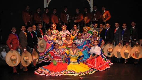 2008-Amor-de-Madre-cast-600x338.jpg