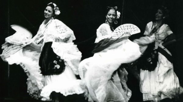 1970s-LL-stage-shot-1970s-Heather-Maria-Carmela-600x337.jpg
