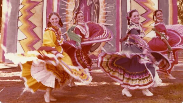 1974-LL-Jalisco-4-women-Ann-Valerie-Tomasita-Linda-600x338.jpg
