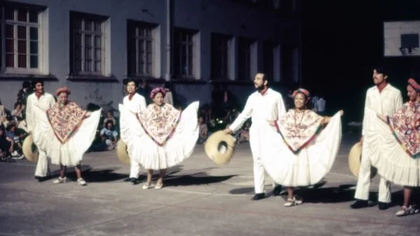 1977-LL-Mar-600x337.jpg