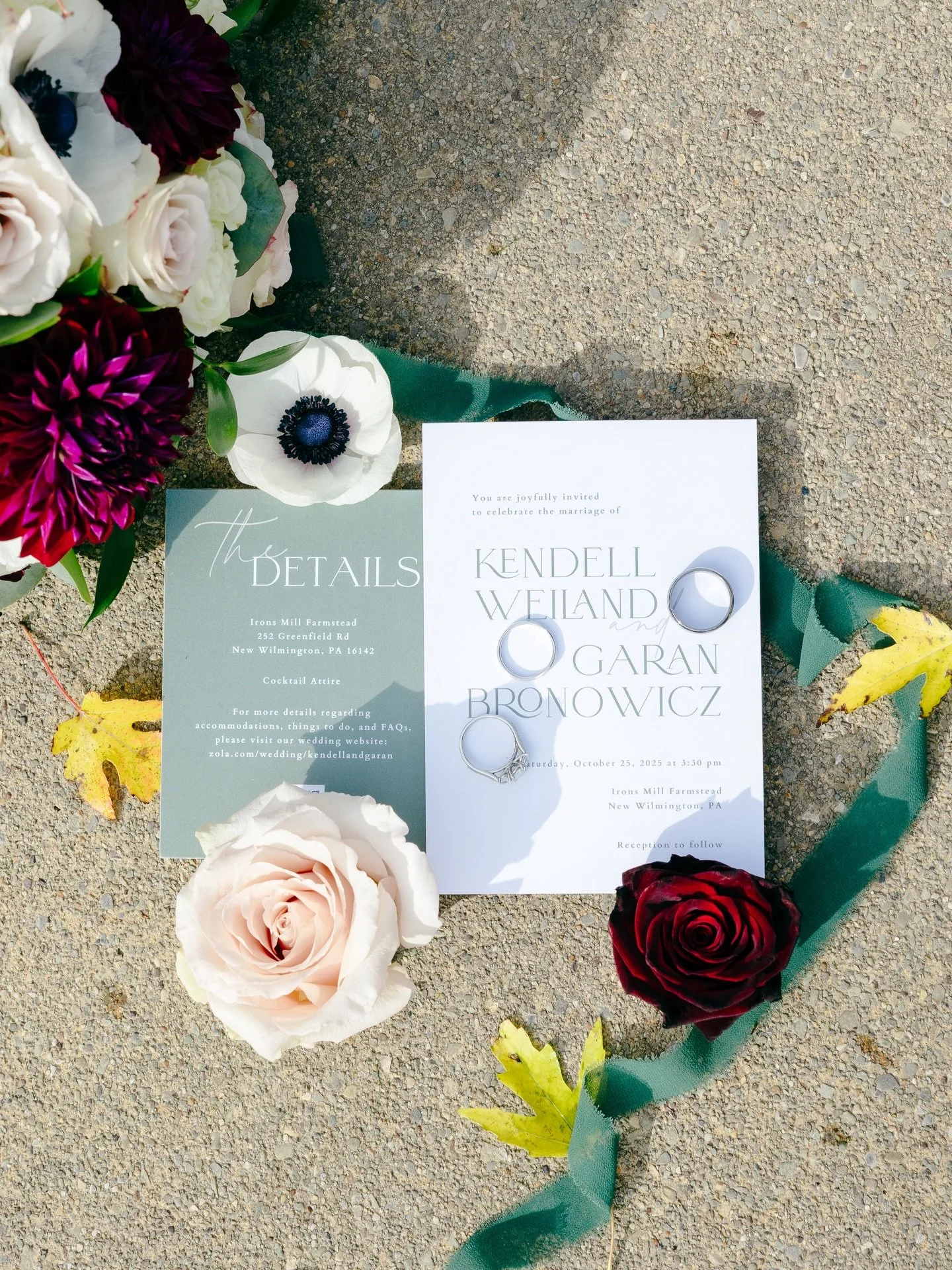 I&rsquo;m a sucker for details. 

#weddingstationery #weddingflatlay #weddingdetails #weddingbouquets #fallwedding