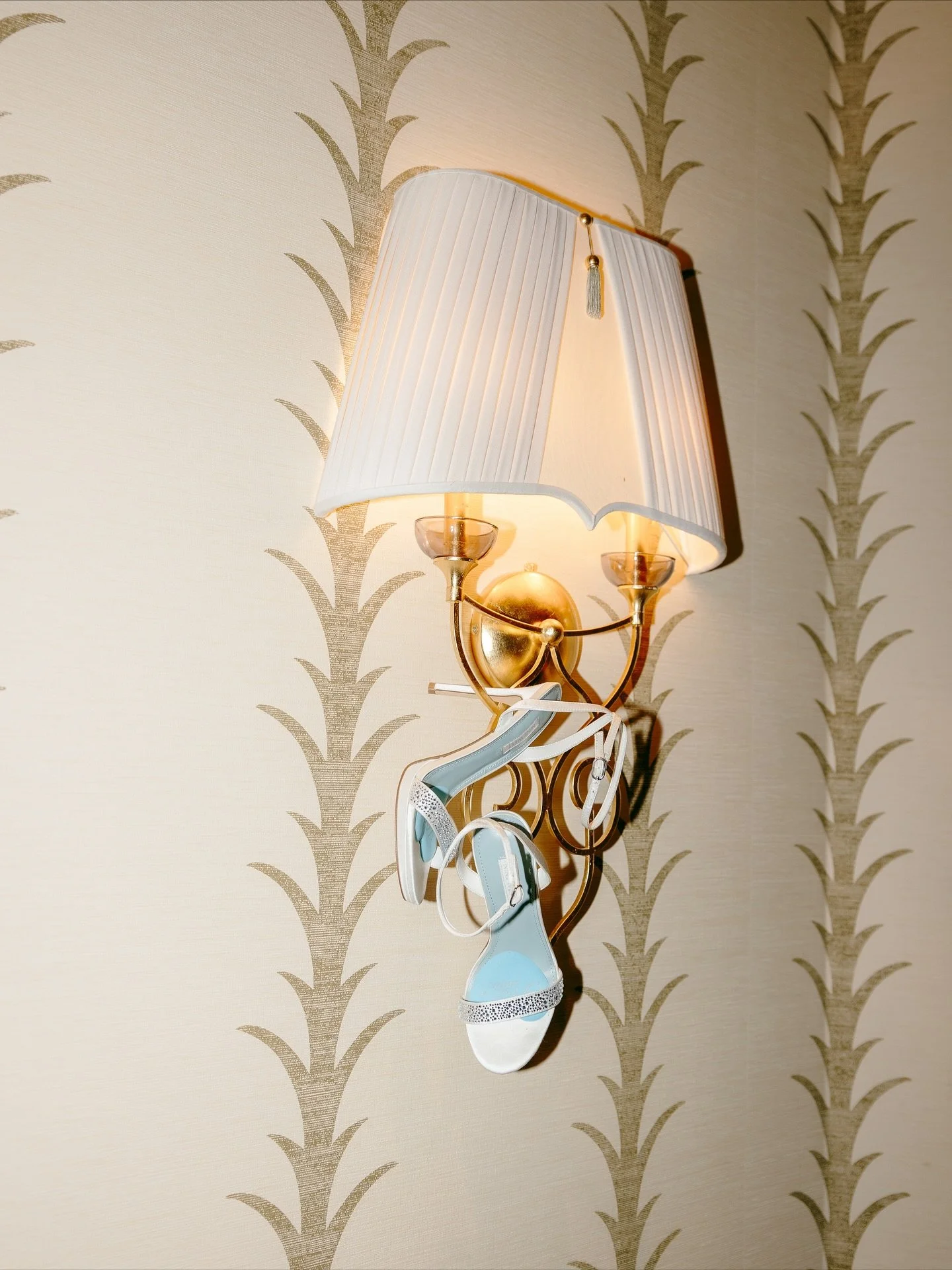 Just the essentials 🤍

#wedding #weddingday #weddingdetails #weddingshoes #weddingdress #nemacolin #nemacolinwedding #weddingphotos #pittsburghweddingphotographer