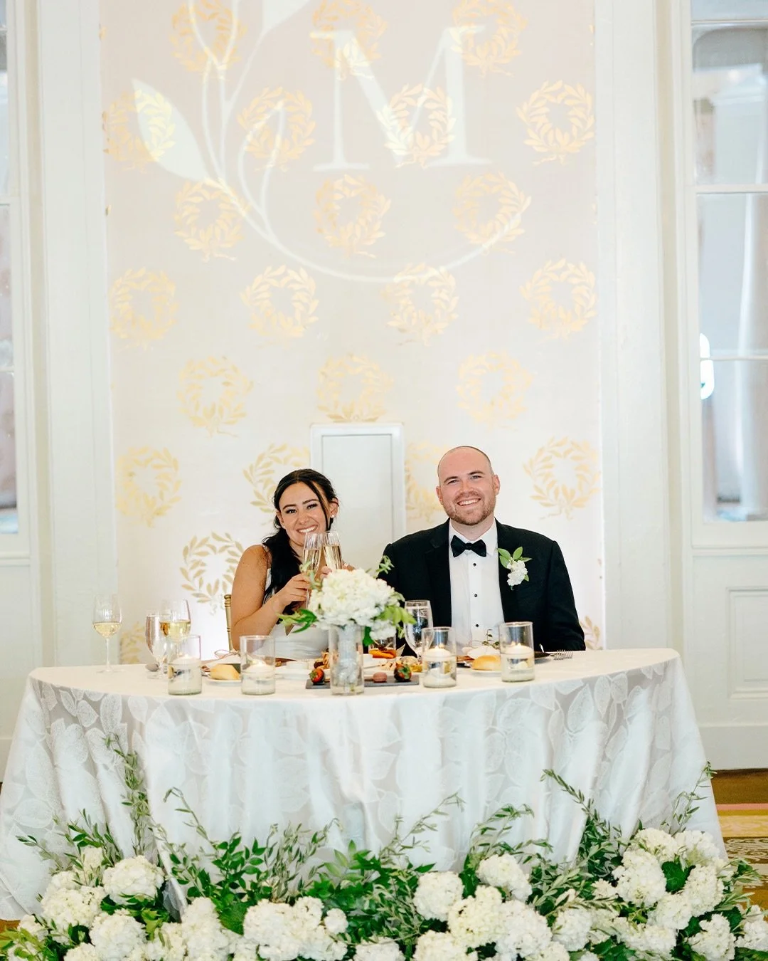 Thomas &amp; Mallie&rsquo;s wedding day was not only classy but a day filled with love and celebration. I was grateful to have been apart of it. Thank you guys for letting me celebrate with you.

#pittsburghweddingphotographer #candidweddingphotograp