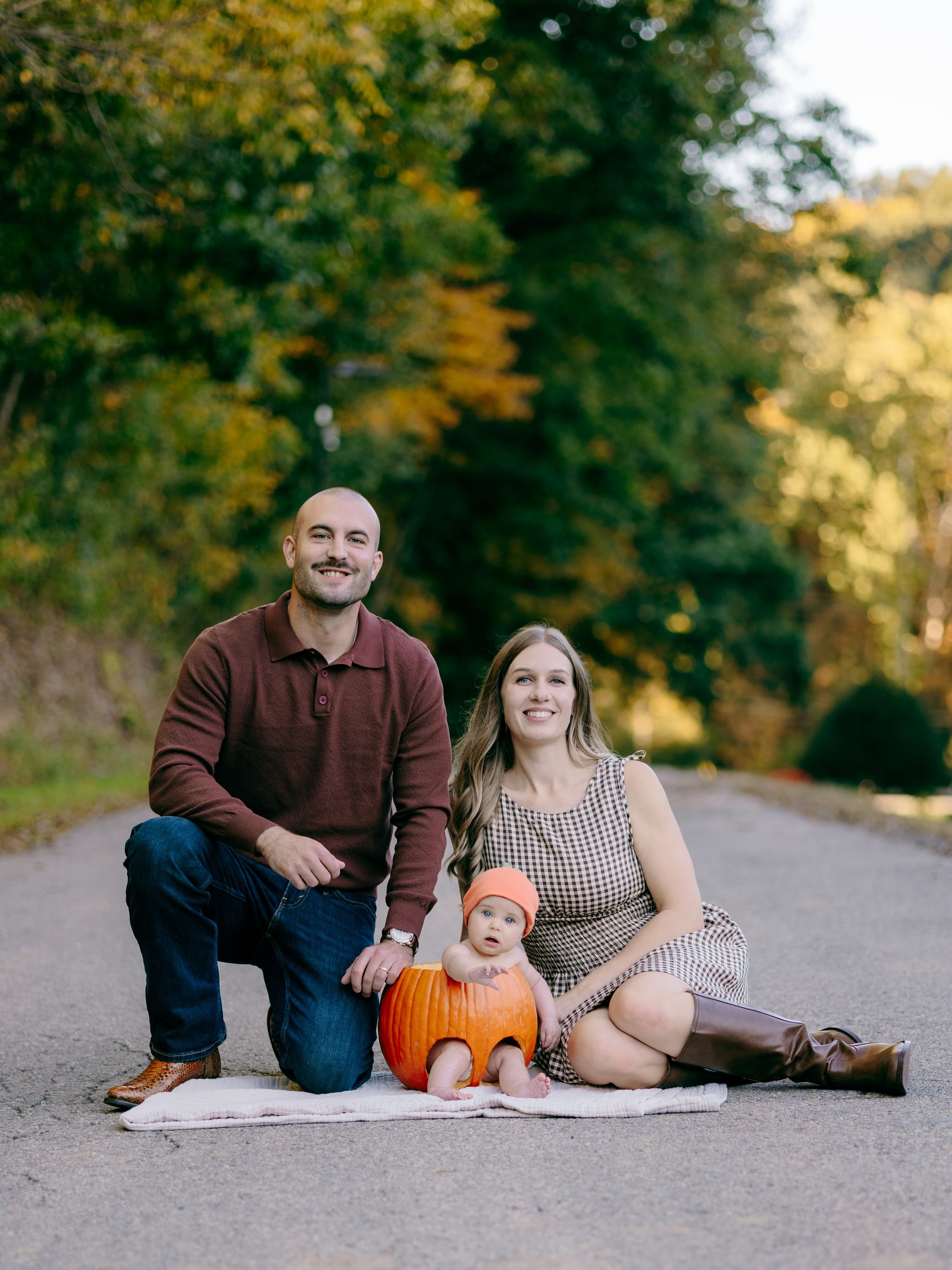 Wishing everyone a warm and happy fall from the newest little pumpkin of the patch 💛🎃 

#pittsburgh #familyphotoshoot #pumpkinbaby #fallphotoshoot