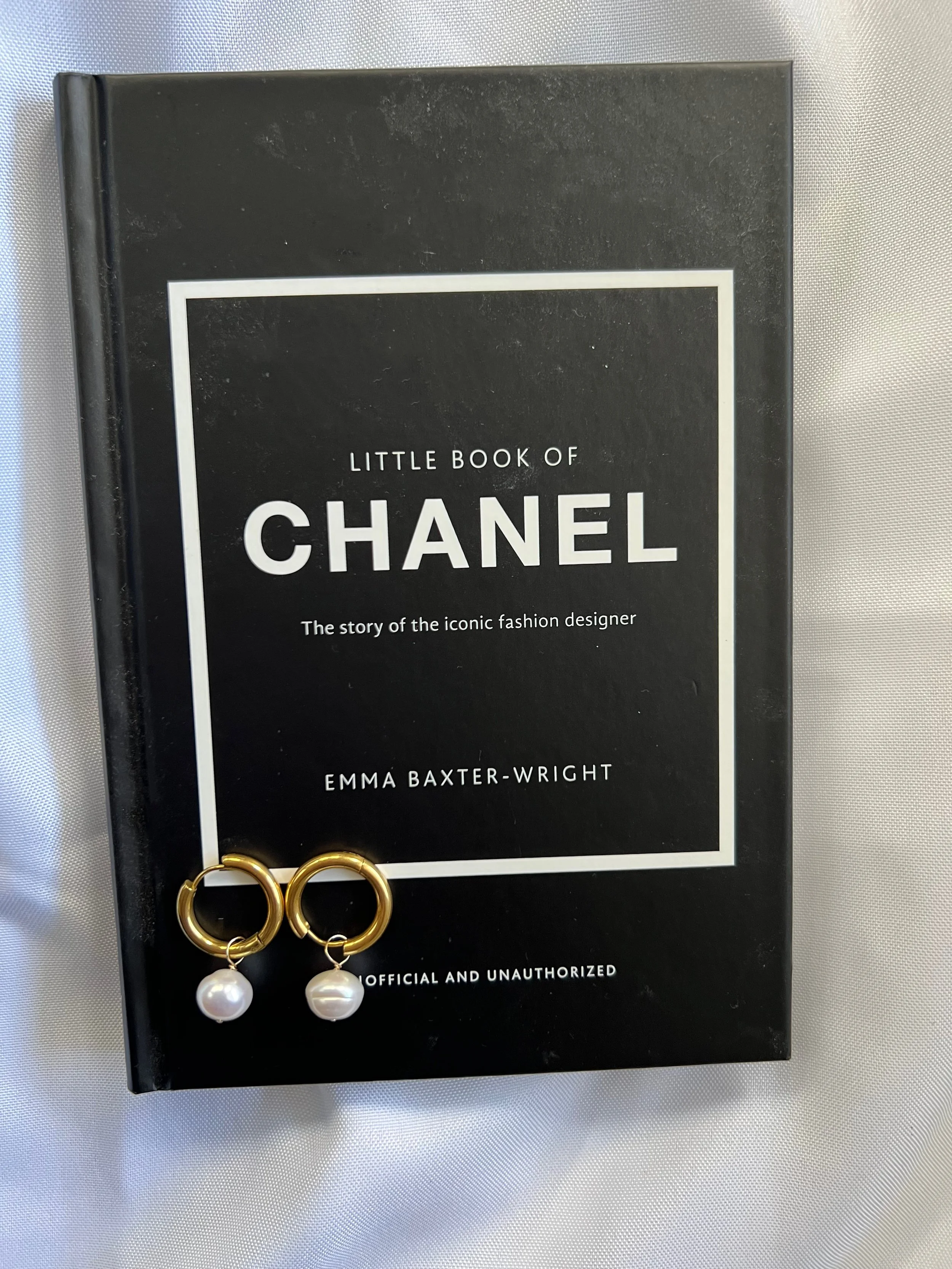 Pearl or No Pearl Hoops