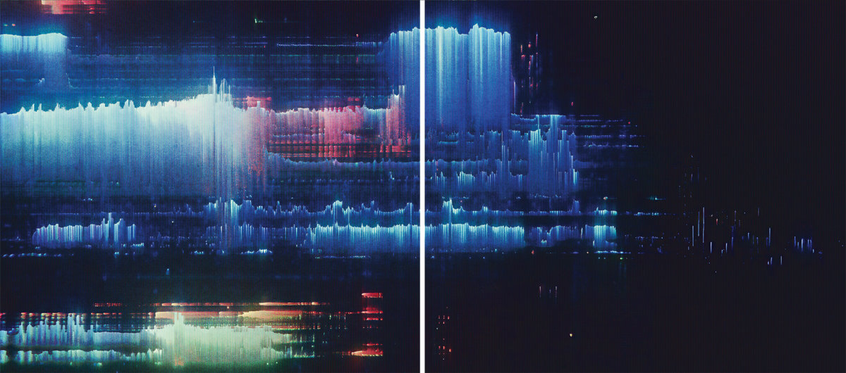 Full view of the Inside and CD tray on the right. 